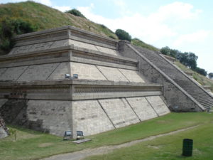 La Gran Pirámide de Cholula es mucho más grande que la de Giza en Egipto.