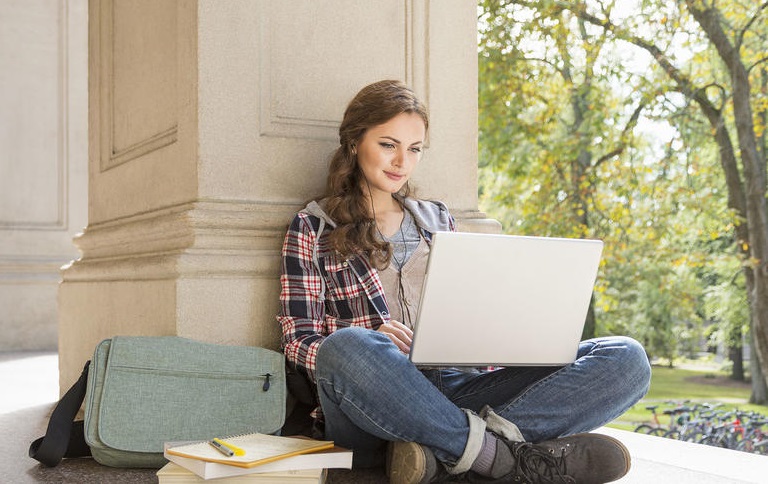 ¿Computadora o Laptop?