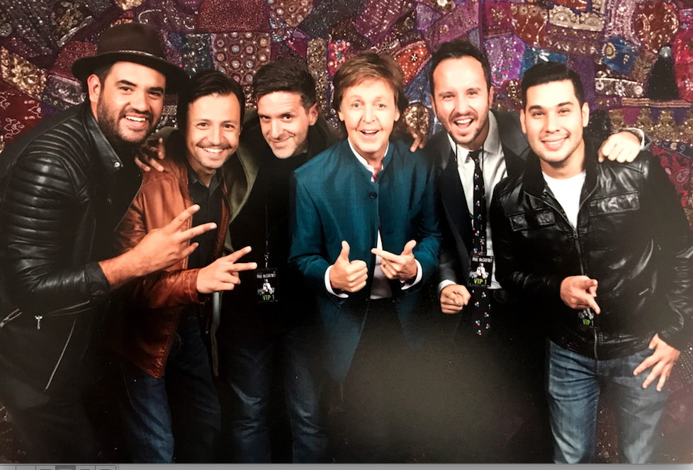 Los Claxons y McCartney, juntos