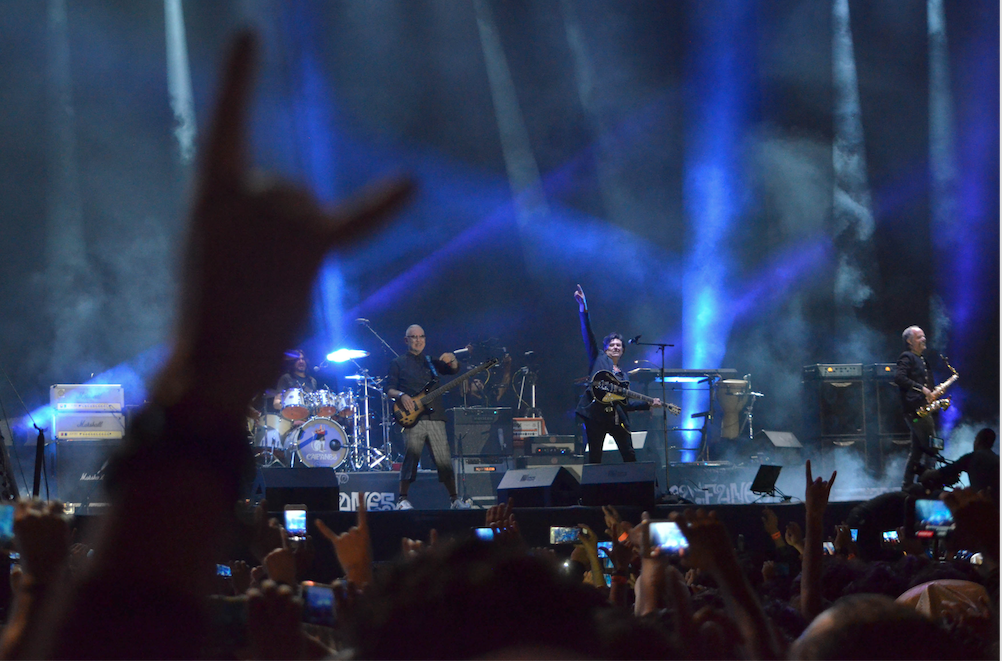 ‘Caifanes se arrodilla ante ustedes’