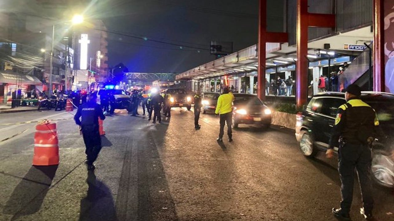 Atropellan a cuatro policías en Calzada de Tlalpan; uno murió