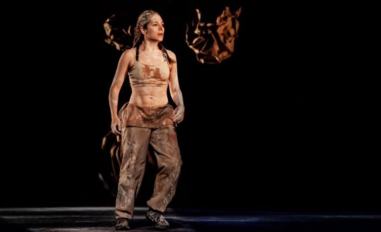 Regresa la VSS Compañía de Danza con la coreografía Caleras al Teatro de la Danza Guillermina Bravo