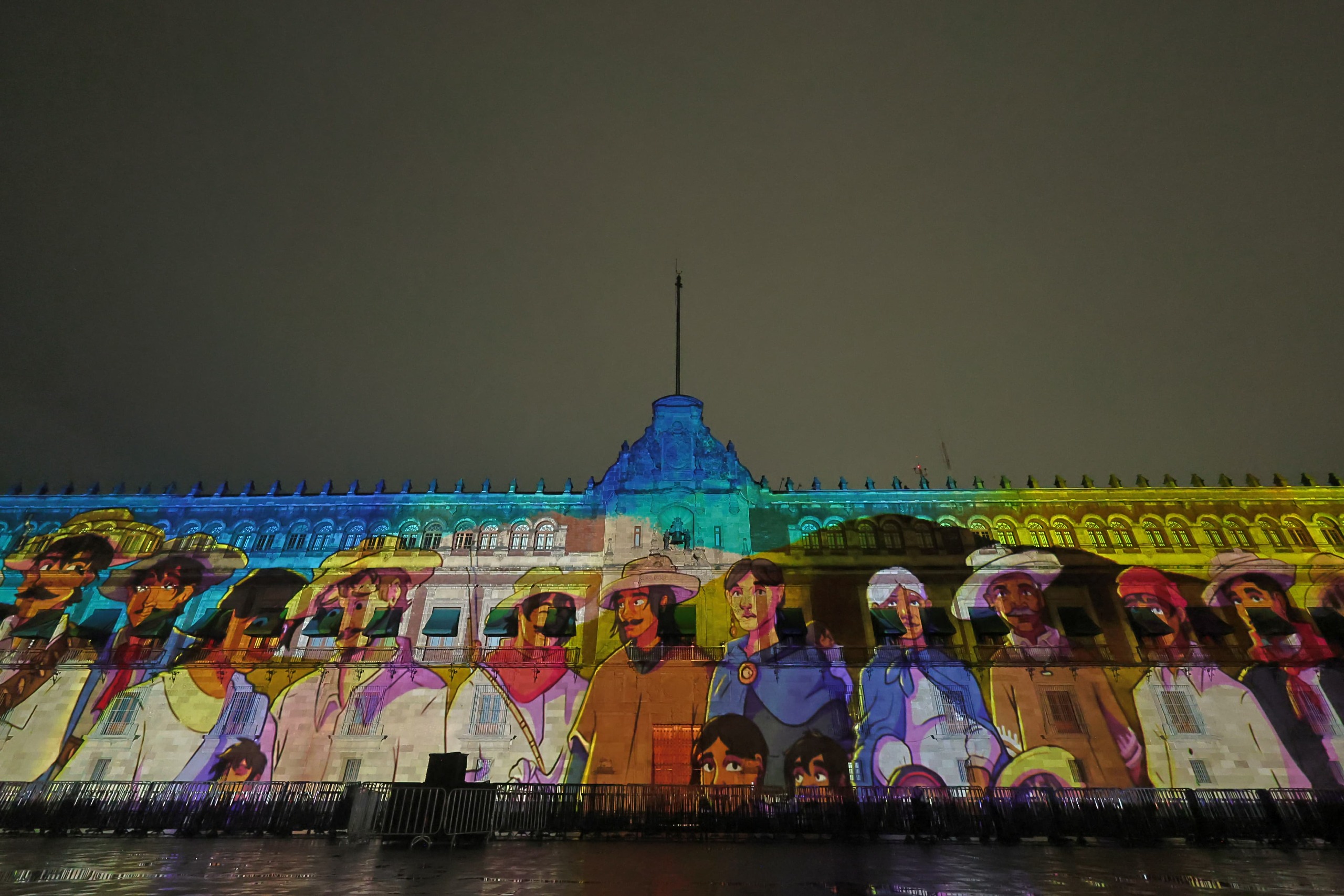Última llamada para ver “Memoria Luminosa” en el Zócalo