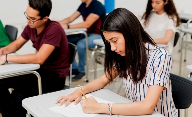 Mi hijo no entró a la prepa que quería, ¿qué sigue?