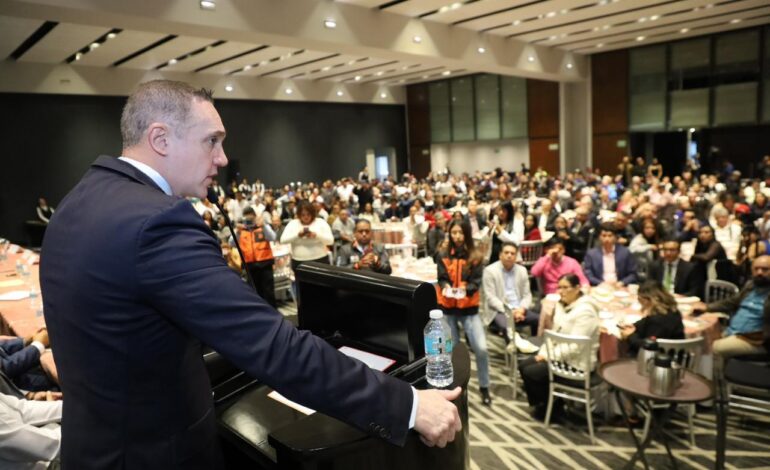 Adrián Rubalcava promete cero corrupción y apoyo a locatarios del Metro