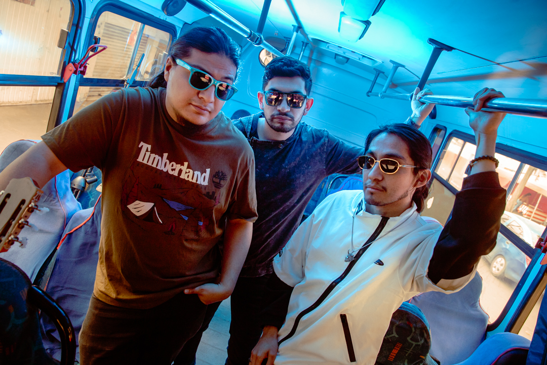 EL CAZADOR RETRATA LA ODISEA DEL TRANSPORTE PÚBLICO CON SU NUEVO SENCILLO ERRANDO