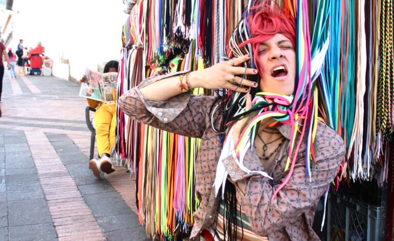 Milo Konti presenta ‘Pop-Hula-Chow’: Una carta de amor pop y surrealista a la era digital